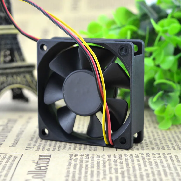 SUNON KDE16PKV2 12V 1.1W 3wire silence cooling fan SUNON KDE16PKV2 12V 1.1W 3wire silence cooling fan