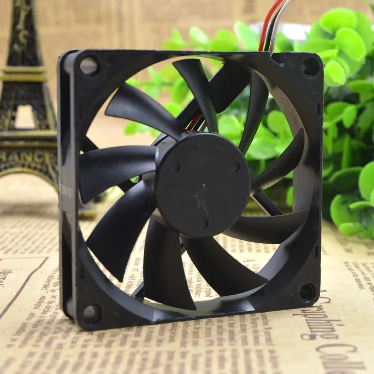 AVC F7015B12HN DC12V 0.3A ball bearing 3-wire fan AVC F7015B12HN DC12V 0.3A ball bearing 3-wire fan