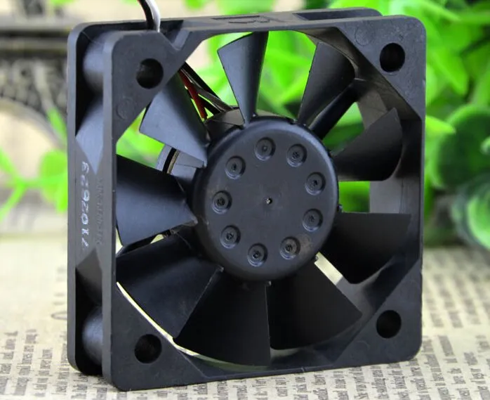 NMB MAT 2106KL-04W-B39 50*50*15 12V 0.10A 3 line projector fan NMB MAT 2106KL-04W-B39 50*50*15 12V 0.10A 3 line projector fan
