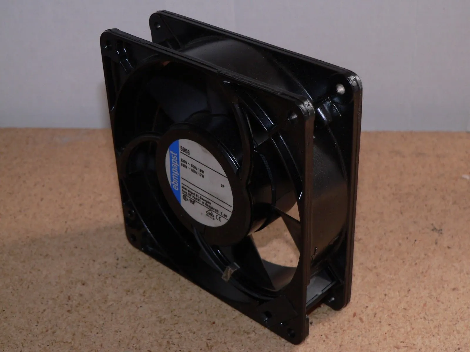Ebmpapst 5958 230VAC 50/60Hz 18/17W 2-Connector Axial Fan Ebmpapst 5958 230VAC 50/60Hz 18/17W 2-Connector Axial Fan