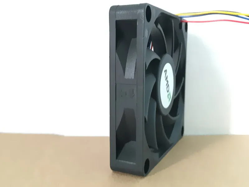 AVC DE07015B12U DC12V 0.7A 3-wires Double ball large air volume speed cooling fan AVC DE07015B12U DC12V 0.7A 3-wires Double ball large air volume speed cooling fan