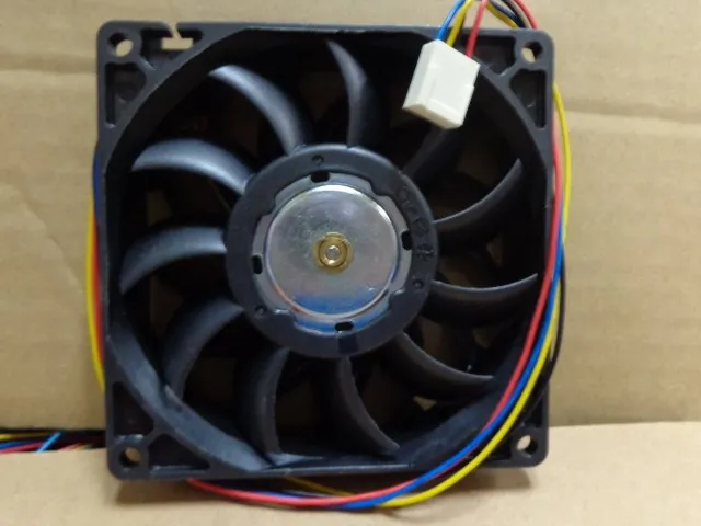 AVC DB09225B48U -P032 9CM 48V 0.26A four-wire cooling fan AVC DB09225B48U -P032 9CM 48V 0.26A four-wire cooling fan