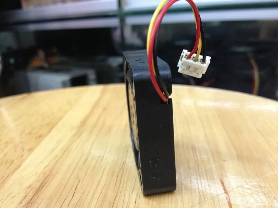 NIDEC D04X-12TH DC12V 0.06A 40x40x10mm 3lines speed mute CPU fan NIDEC D04X-12TH DC12V 0.06A 40x40x10mm 3lines speed mute CPU fan