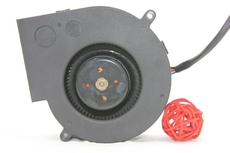 Delta BFB1012UH 12V 6A four-wire PWM speed control fan Delta BFB1012UH 12V 6A four-wire PWM speed control fan