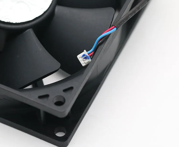 Delta AUB08512H 12V 0.36A 8.5cm three line projector cooling fan Delta AUB08512H 12V 0.36A 8.5cm three line projector cooling fan