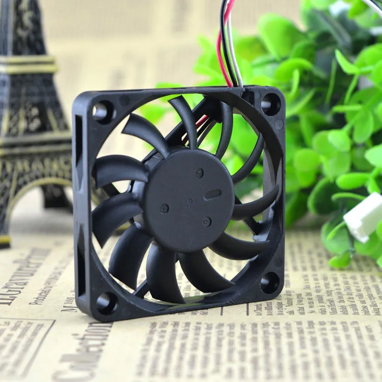 AVC DA06010B12U DC12V 0.40A 6CM 3-wires dual ball bearing cooling fan AVC DA06010B12U DC12V 0.40A 6CM 3-wires dual ball bearing cooling fan