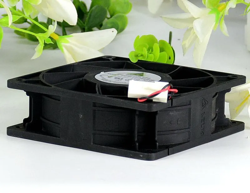 Delta PFB1224UHE DC24V 2.40A inverter cooling fan Delta PFB1224UHE DC24V 2.40A inverter cooling fan