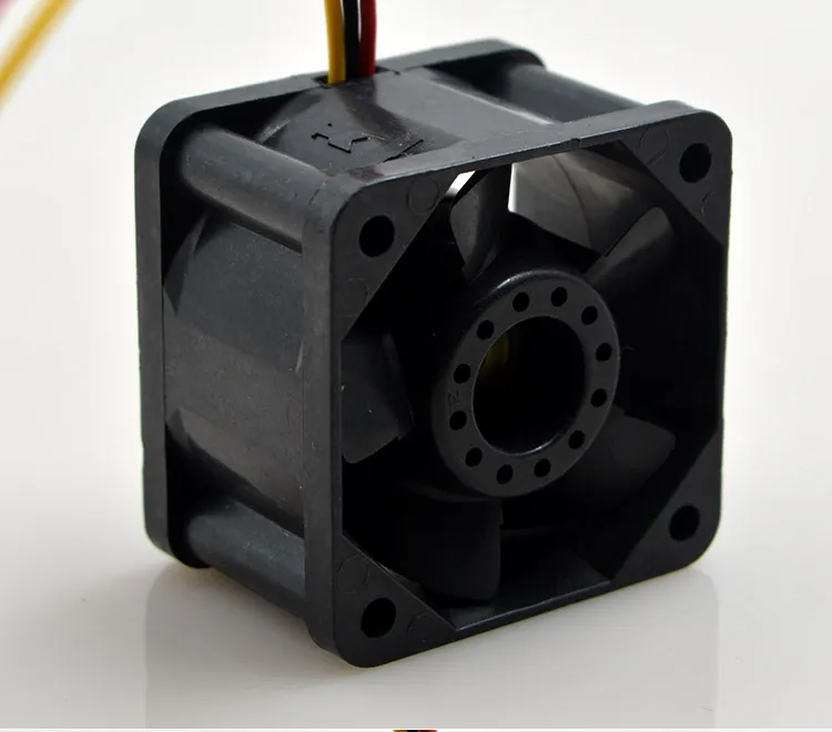 Sanyo 109P0405F307 5V 0.28A 4CM double ball bearing 3-wire cooling fan Sanyo 109P0405F307 5V 0.28A 4CM double ball bearing 3-wire cooling fan