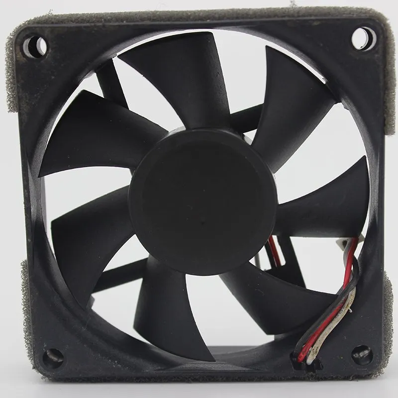 SUNON KDE17PHVX 12V 2.9W 7CM 7015 3-wire cooling fan SUNON KDE17PHVX 12V 2.9W 7CM 7015 3-wire cooling fan