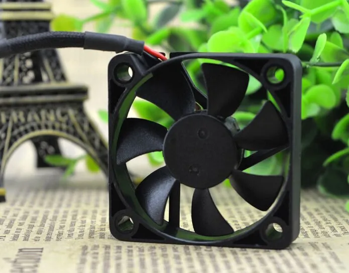 ADDA AD0512HB-G76 DC12V 3P 50*50*10M radiator equipment fan ADDA AD0512HB-G76 DC12V 3P 50*50*10M radiator equipment fan