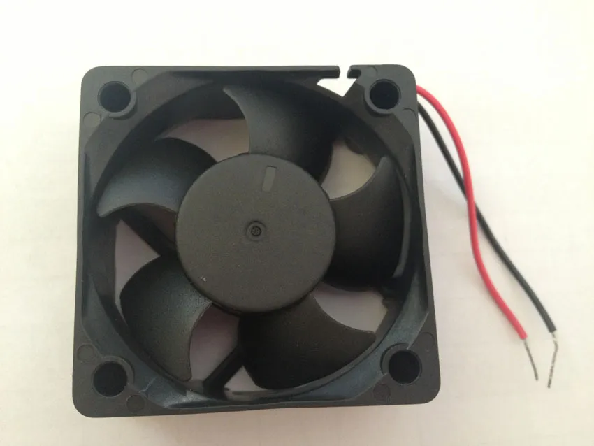 AVC DS050R12U-003 0.3A 6000RPM cooling fan AVC DS050R12U-003 0.3A 6000RPM cooling fan