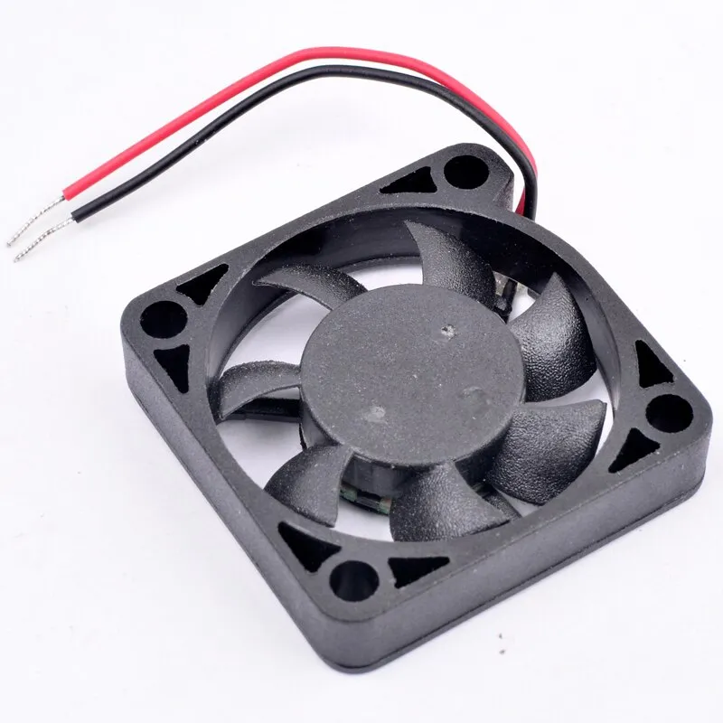 ADDA AD0305HX-K70 DC5V 0.18A 2-Wire micro cooling fan ADDA AD0305HX-K70 DC5V 0.18A 2-Wire micro cooling fan