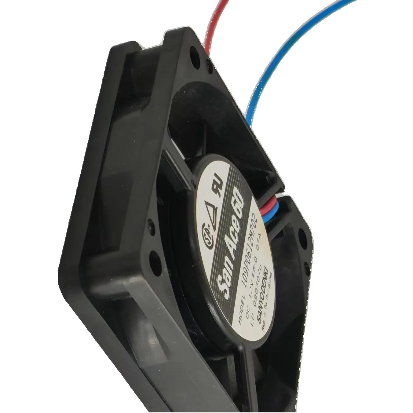 109P0612M702 Sanyo DC12V 0.07A inverter fan 109P0612M702 Sanyo DC12V 0.07A inverter fan