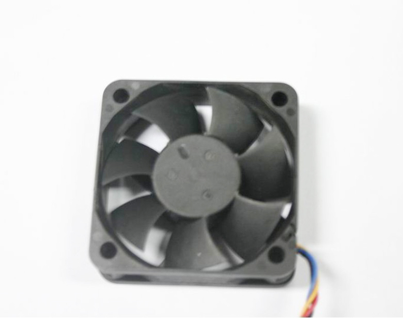 Delta AUC0512DB 5015 50x50x15mm 5cm DC 12V 0.27A 4 Lines Server Inverter Cooling Fan