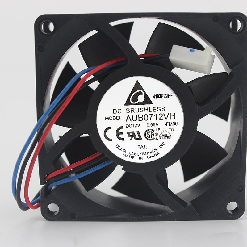 Delta AUB0712VH  4-wire temperature control pwm speed fan