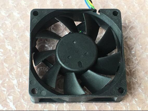 Delta AFB0712VHD DC 12V 0.40A 4-line PWM Intelligent Temperature Control Ball Bearing Cooling Fan